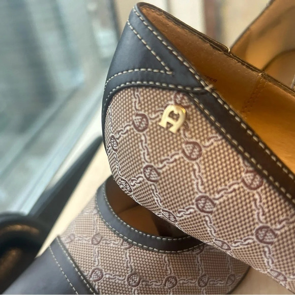 Etienne Aigner size 6.5 pumps excellent  condition - Picture 10 of 12